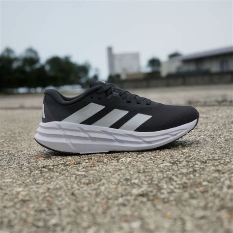 adidas schuhe mit drei punkten auf der sohle|adidas Adistar 3 Laufschuh .